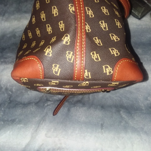 Authentic Dooney & Bourke "Gretta" Satchel. - Picture 6 of 8